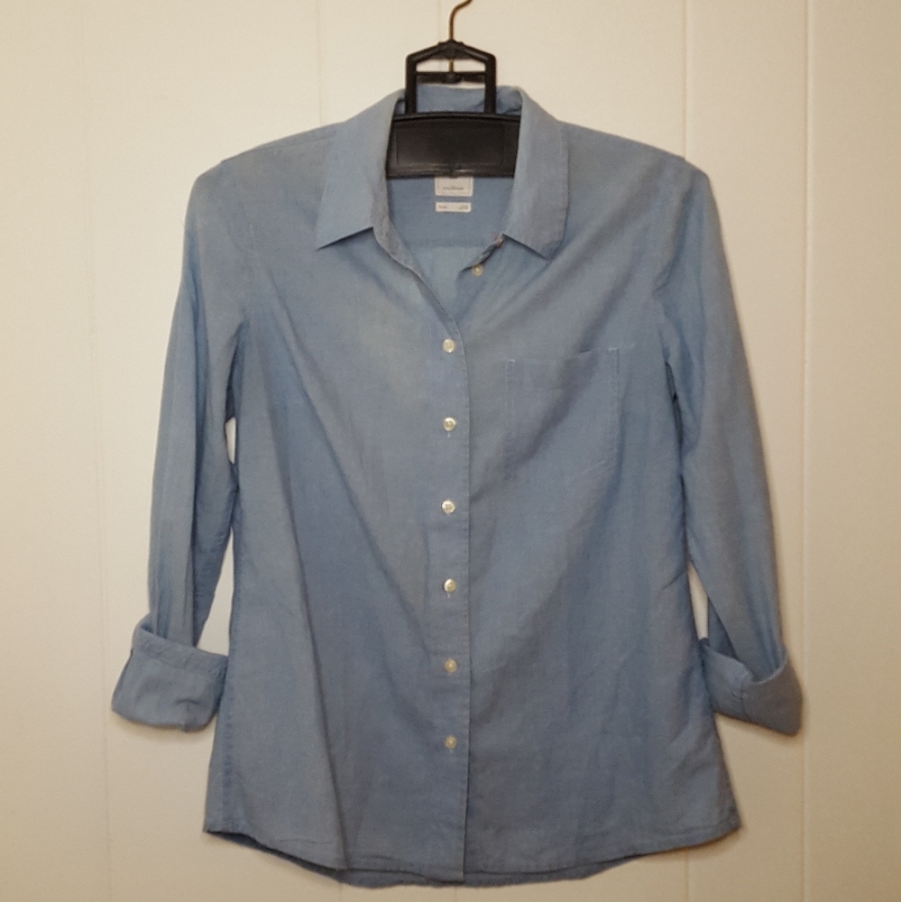 Women's Gap Button Down - image 3